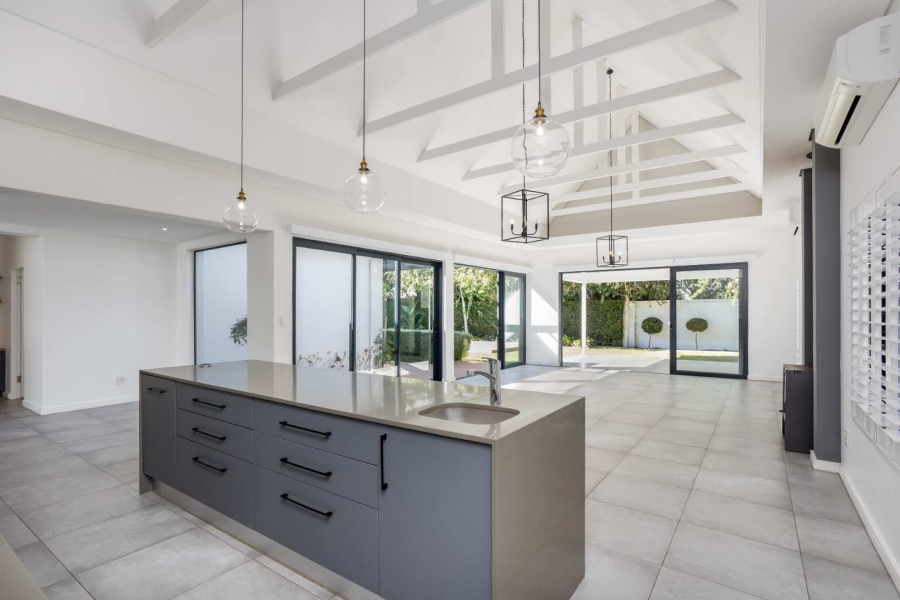 To Let 4 Bedroom Property for Rent in Val De Vie Estate Western Cape